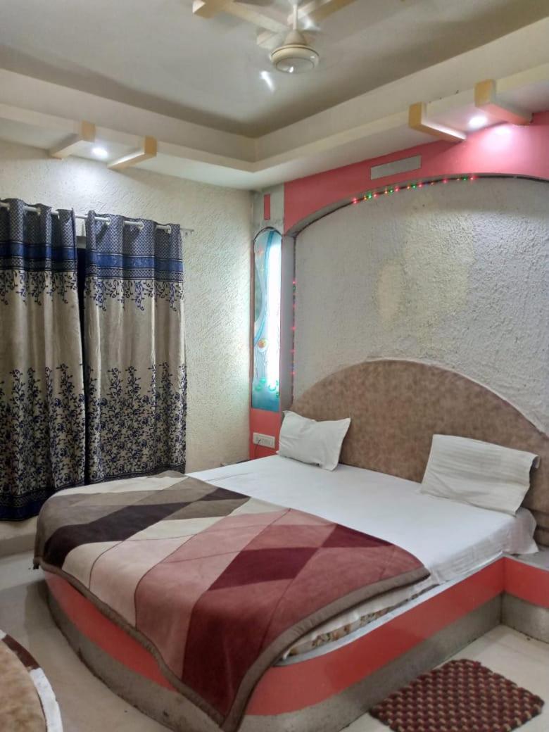 Hotel Amar Palace Pachmarhi ภายนอก รูปภาพ