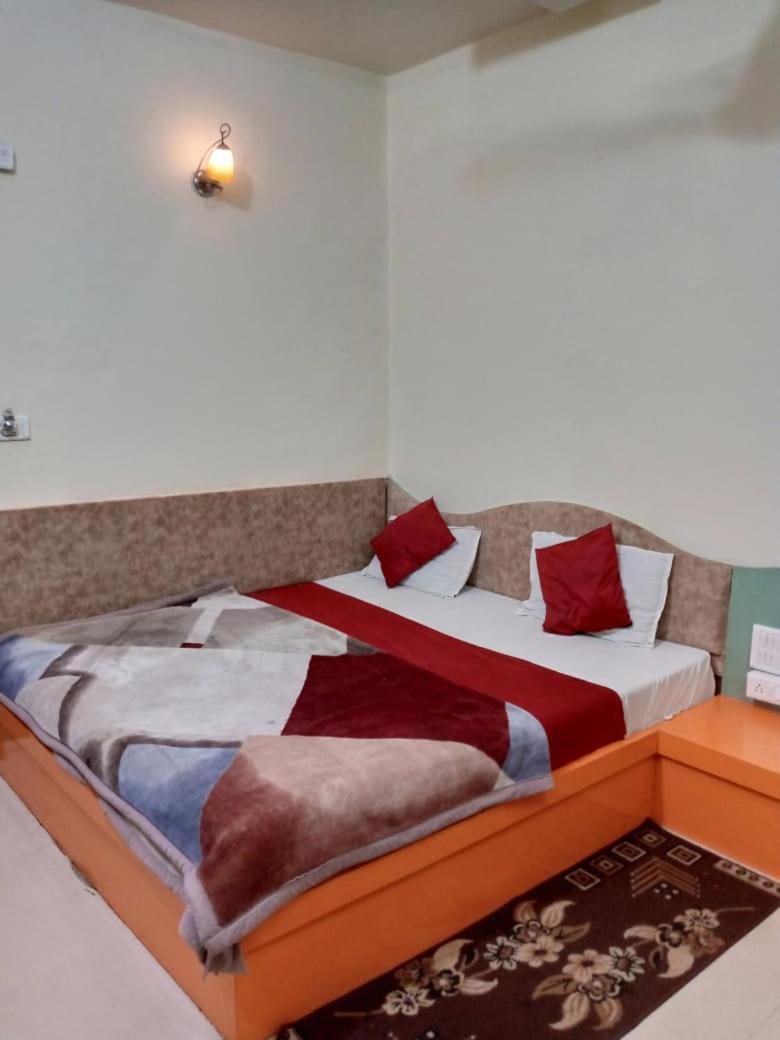 Hotel Amar Palace Pachmarhi ภายนอก รูปภาพ