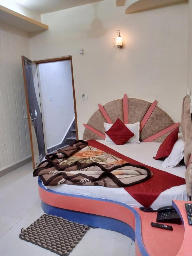 Hotel Amar Palace Pachmarhi ภายนอก รูปภาพ